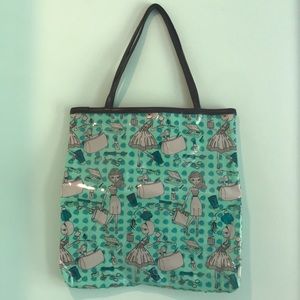 Plastic tote